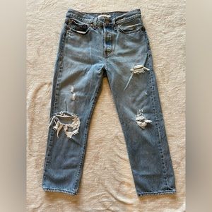 Levi women’s wedgie straight medium wash - W28 L26